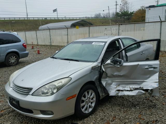 JTHBF30G425033576 - 2002 LEXUS ES 300 SILVER photo 2