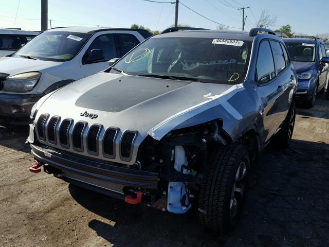 1C4PJMBS6HW647075 - 2017 JEEP CHEROKEE T GRAY photo 2