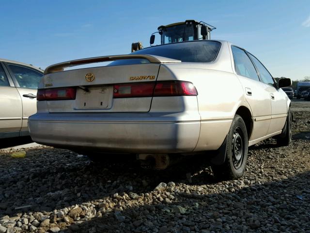 4T1BG22K5VU047213 - 1997 TOYOTA CAMRY CE GOLD photo 4