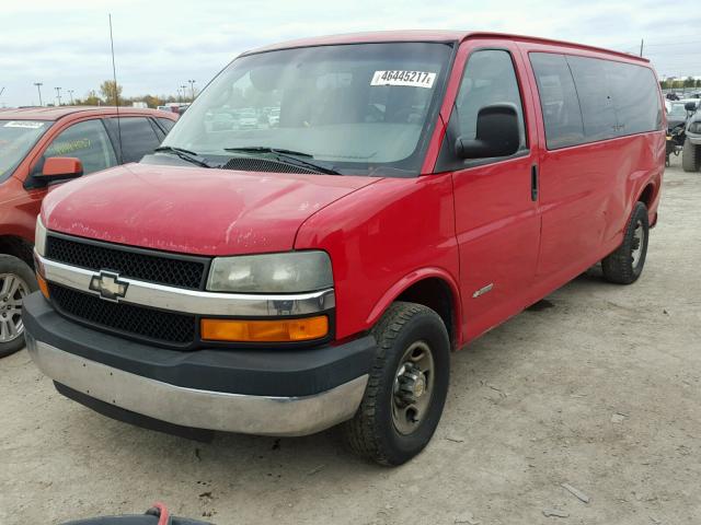 1GAHG39U151183795 - 2005 CHEVROLET EXPRESS G3 RED photo 2