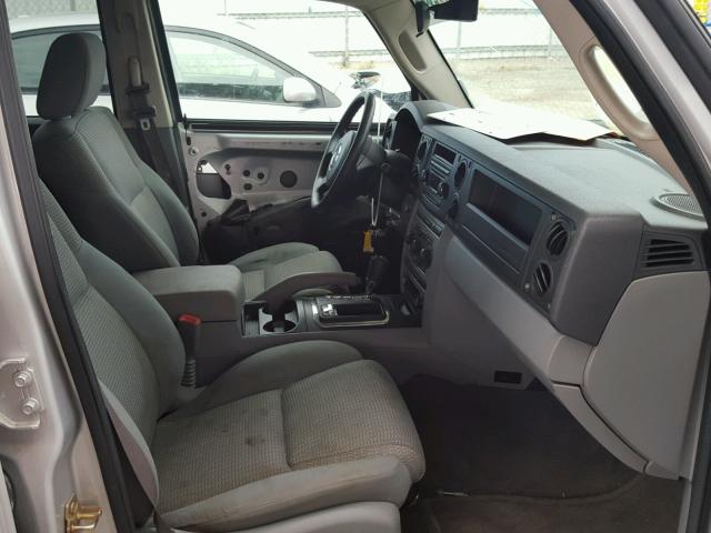 1J8HG48K66C332276 - 2006 JEEP COMMANDER 银色 照片 5