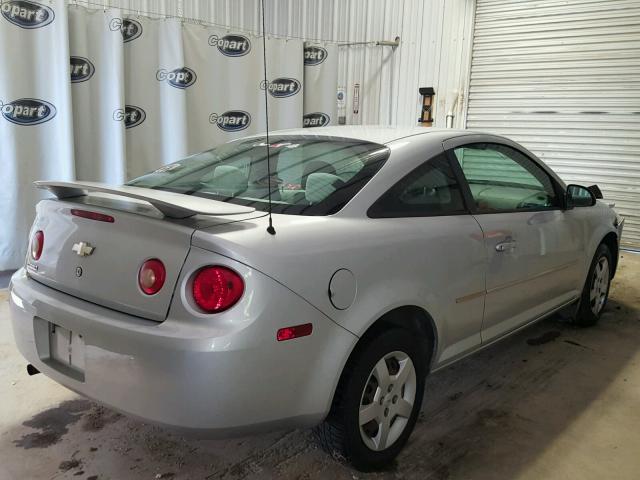 1G1AK12F457608195 - 2005 CHEVROLET COBALT SILVER photo 4