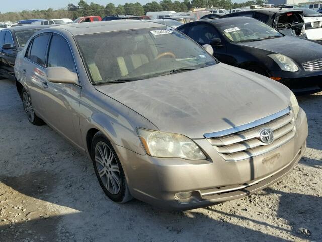 4T1BK36B05U058263 - 2005 TOYOTA AVALON XL GOLD photo 1