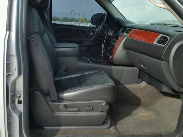 1GNSKJE78CR106508 - 2012 CHEVROLET SUBURBAN K SILVER photo 5