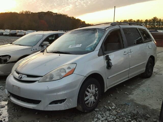 5TDZA23C76S572582 - 2006 TOYOTA SIENNA CE SILVER photo 9