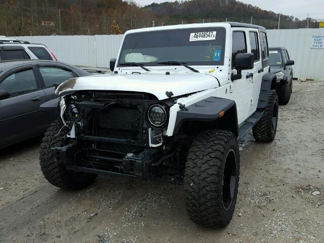 1C4BJWEG4FL647720 - 2015 JEEP WRANGLER U WHITE photo 2