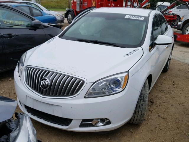 1G4PP5SK1C4176120 - 2012 BUICK VERANO WHITE photo 2