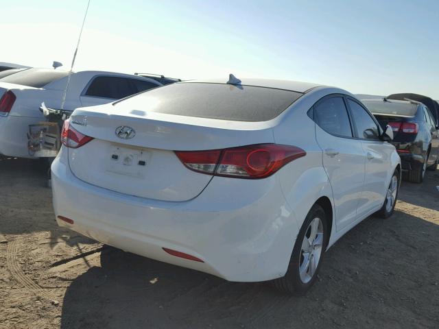 5NPDH4AE7DH321246 - 2013 HYUNDAI ELANTRA GL WHITE photo 4