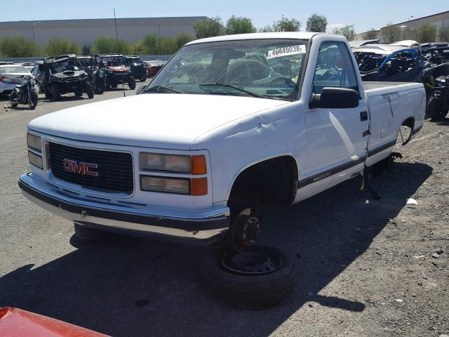 1GTGC24R2XR707990 - 1999 GMC SIERRA C25 WHITE photo 2