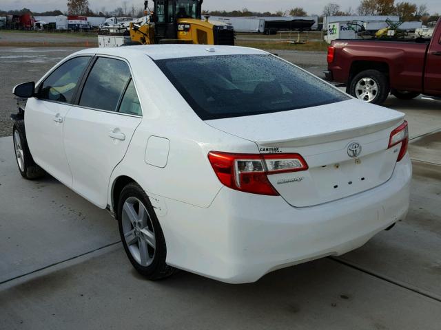 4T1BF1FK6EU761634 - 2014 TOYOTA CAMRY L WHITE photo 3