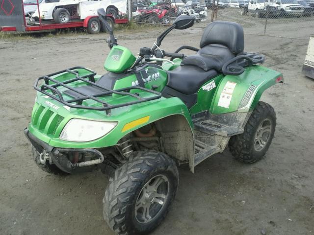 4UF11ATV7BT256225 - 2011 ARCTIC CAT 700 GREEN photo 2