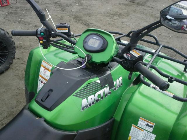 4UF11ATV7BT256225 - 2011 ARCTIC CAT 700 GREEN photo 5