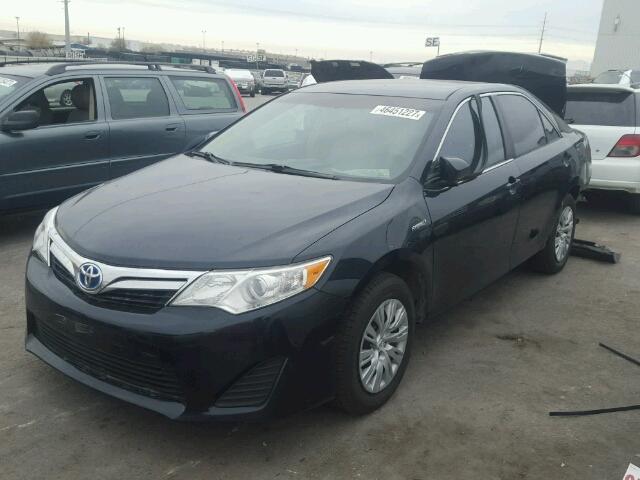 4T1BD1FK9DU070327 - 2013 TOYOTA CAMRY HYBR BLACK photo 2