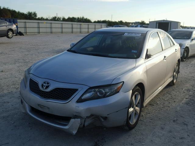 4T1BK3EK1BU626484 - 2011 TOYOTA CAMRY SE SILVER photo 2