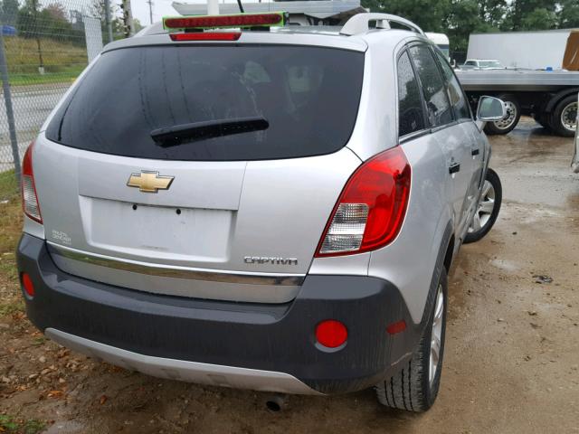 3GNAL2EK7DS586428 - 2013 CHEVROLET CAPTIVA LS 银色 照片 4