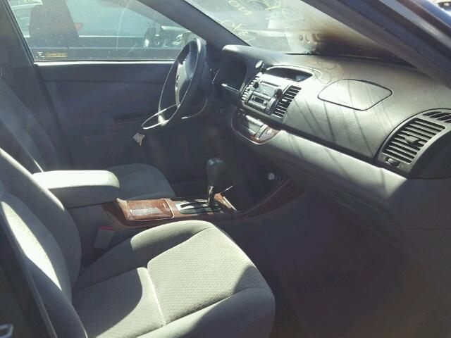 4T1BE30K12U576961 - 2002 TOYOTA CAMRY LE 灰色 照片 5