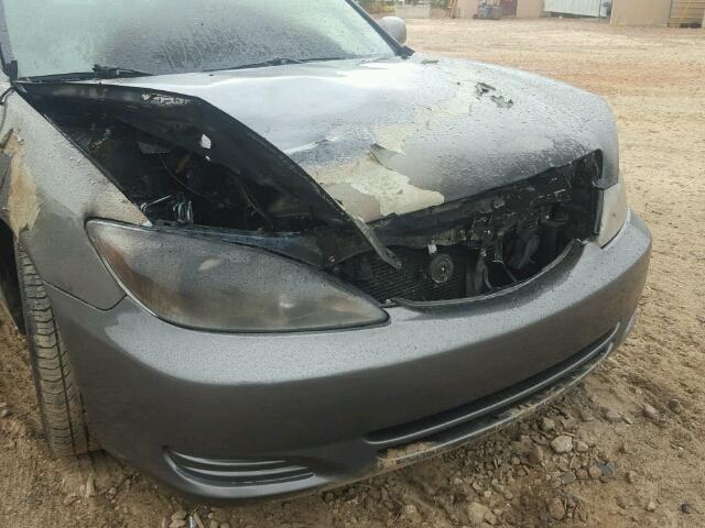 4T1BE30K12U576961 - 2002 TOYOTA CAMRY LE 灰色 照片 9