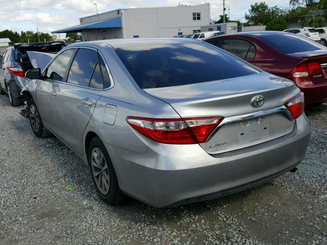 4T1BF1FK0HU383279 - 2017 TOYOTA CAMRY LE GRAY photo 3