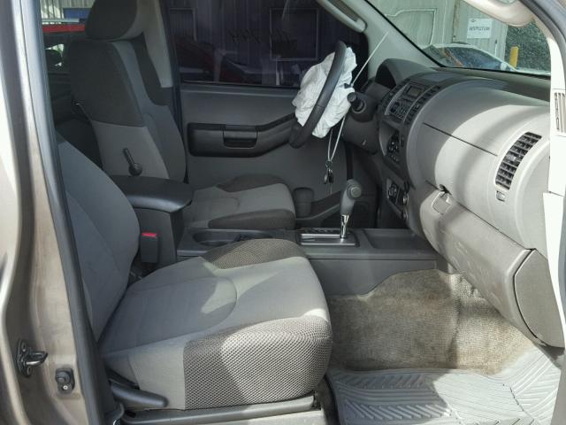 5N1AN08W95C644631 - 2005 NISSAN XTERRA OFF BEIGE photo 5