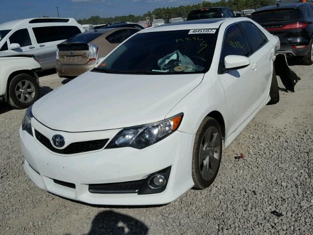 4T1BF1FK7EU349352 - 2014 TOYOTA CAMRY L WHITE photo 2