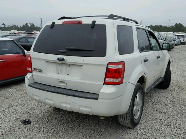 1FMCU0D78CKA17318 - 2012 FORD ESCAPE XLT WHITE photo 4