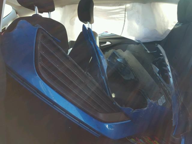 1FADP3K23HL251737 - 2017 FORD FOCUS SE BLUE photo 6