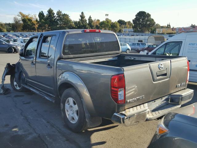 1N6AD07W35C427839 - 2005 NISSAN FRONTIER C GRAY photo 3