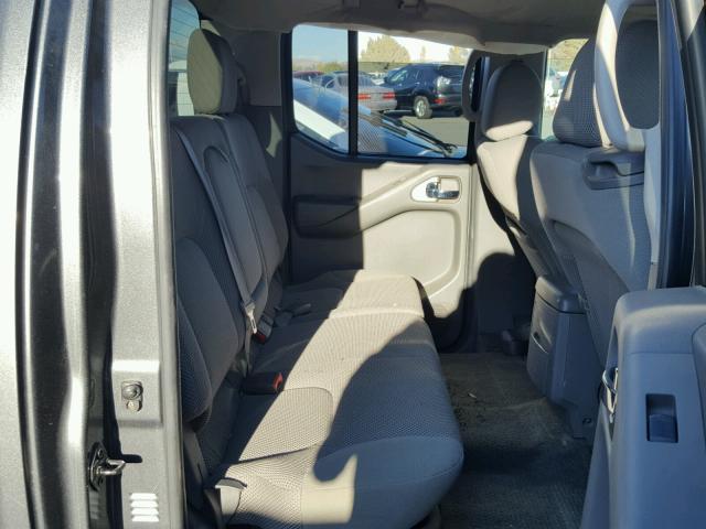 1N6AD07W35C427839 - 2005 NISSAN FRONTIER C GRAY photo 6