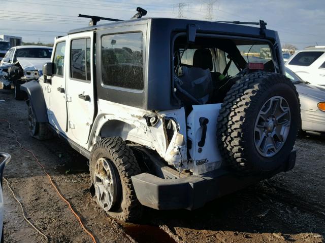 1C4BJWFG2GL103345 - 2016 JEEP WRANGLER U WHITE photo 3