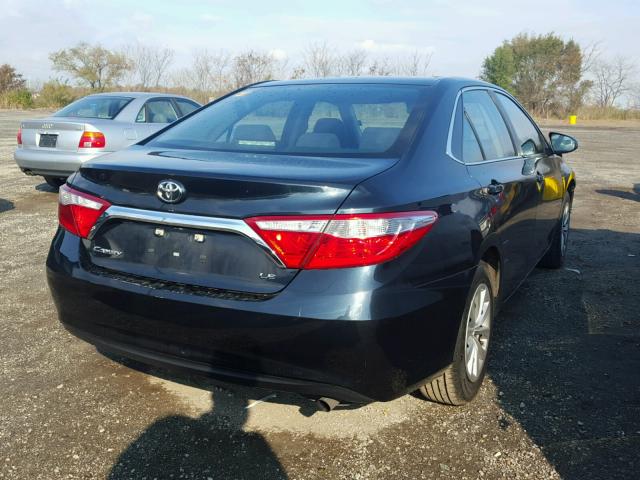 4T1BF1FK7FU041793 - 2015 TOYOTA CAMRY LE 蓝色 照片 4