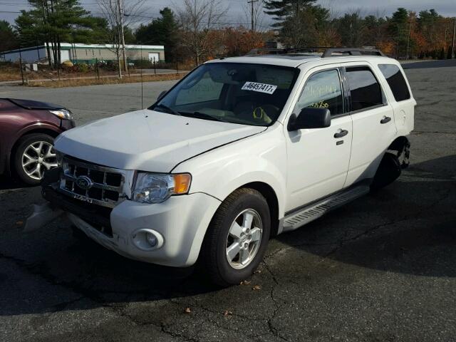 1FMCU9D77AKD36226 - 2010 FORD ESCAPE XLT WHITE photo 2