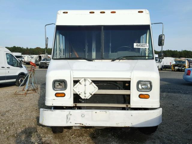 4UZA4FF46XCA60944 - 1999 FREIGHTLINER CHASSIS WHITE photo 9