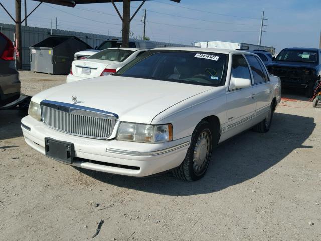 1G6KD54Y8WU791084 - 1998 CADILLAC DEVILLE WHITE photo 2