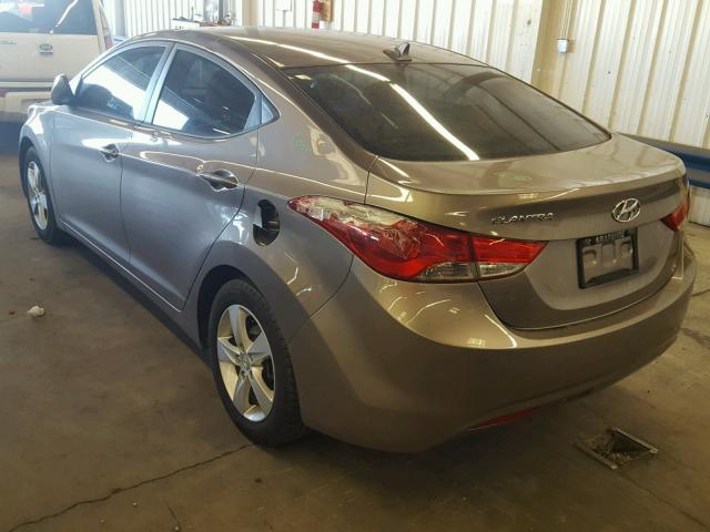 5NPDH4AE0BH014062 - 2011 HYUNDAI ELANTRA GL GRAY photo 3