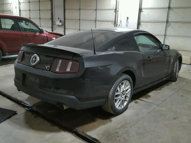 1ZVBP8AM0C5206332 - 2012 FORD MUSTANG BLACK photo 4