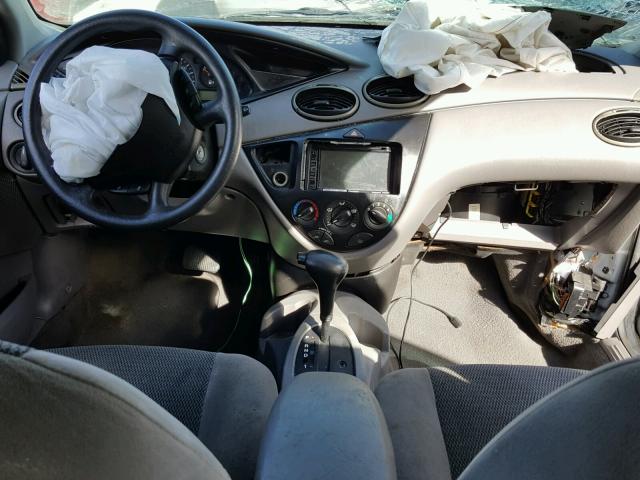 1FAFP34343W337855 - 2003 FORD FOCUS SE C WHITE photo 9