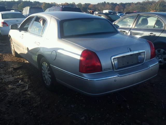 1LNHM83W34Y624321 - 2004 LINCOLN TOWN CAR U GOLD photo 3