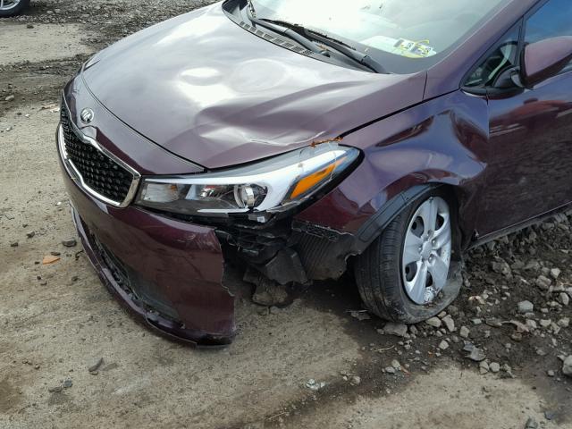 3KPFL4A73HE095175 - 2017 KIA FORTE LX MAROON photo 9