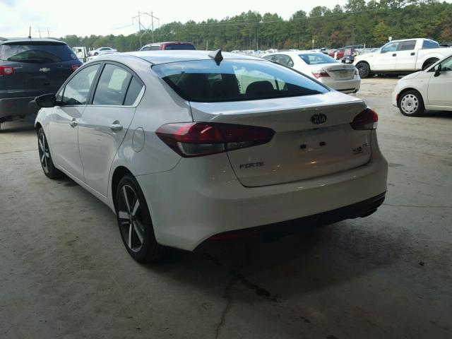 3KPFL4A88HE072600 - 2017 KIA FORTE EX WHITE photo 3