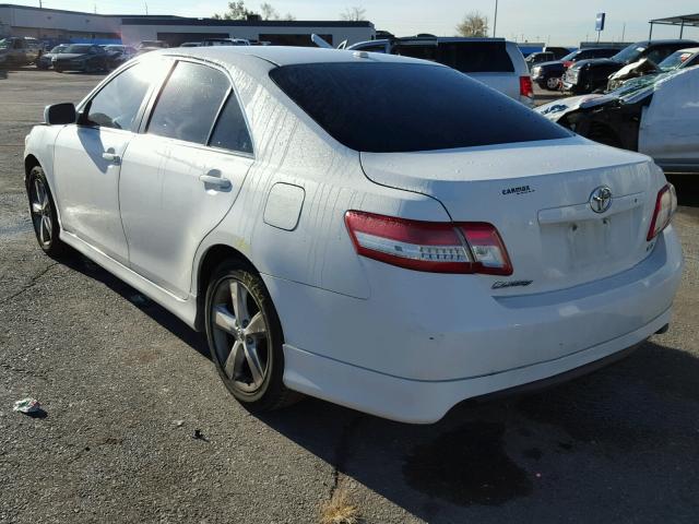 4T1BF3EKXAU540190 - 2010 TOYOTA CAMRY BASE WHITE photo 3