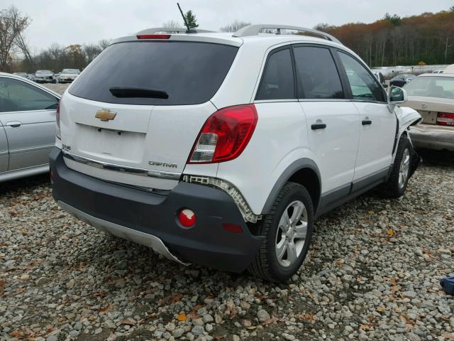 3GNAL2EK2ES628313 - 2014 CHEVROLET CAPTIVA LS WHITE photo 4