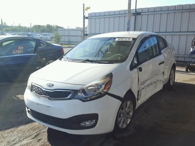 KNADN4A31C6058622 - 2012 KIA RIO EX WHITE photo 2