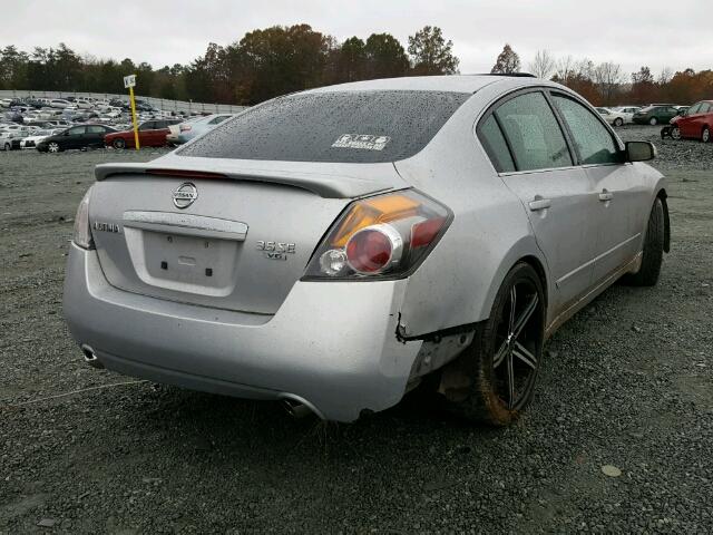 1N4BL21E38N453703 - 2008 NISSAN ALTIMA 3.5 SILVER photo 4