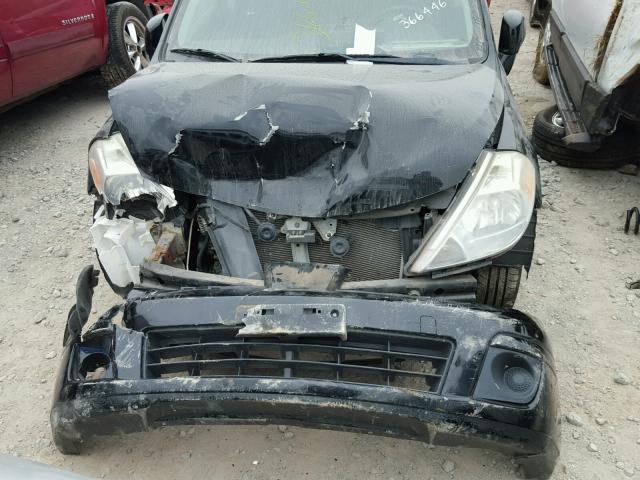 3N1BC11E28L366446 - 2008 NISSAN VERSA S BLACK photo 9