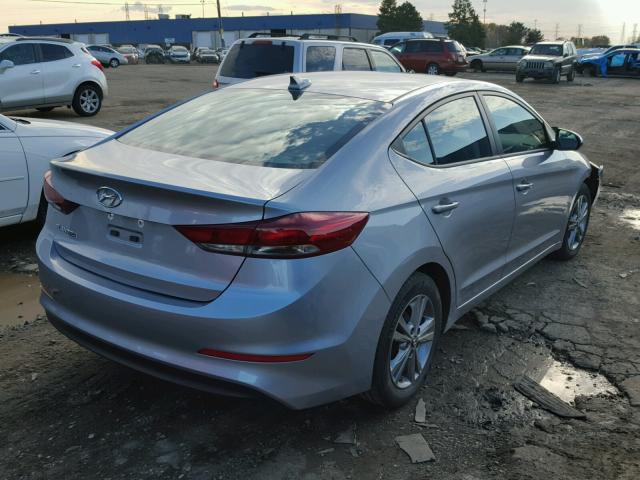 5NPD84LF5HH137872 - 2017 HYUNDAI ELANTRA SE GRAY photo 4