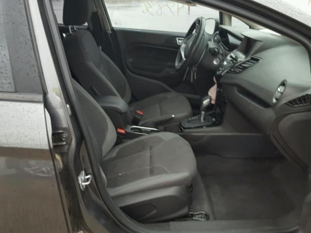 3FADP4EJ5FM104937 - 2015 FORD FIESTA SE GRAY photo 5