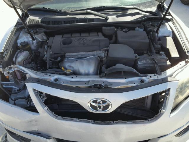 4T1BF3EK6BU601326 - 2011 TOYOTA CAMRY BASE SILVER photo 7