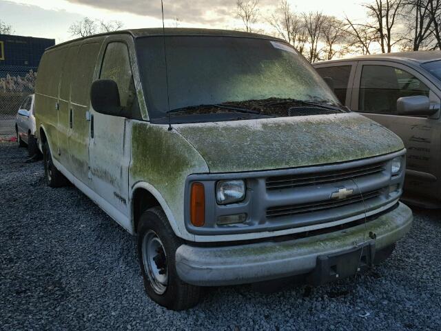 1GCGG29R711192519 - 2001 CHEVROLET EXPRESS G2 WHITE photo 1