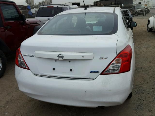 3N1CN7AP8CL918446 - 2012 NISSAN VERSA S WHITE photo 9