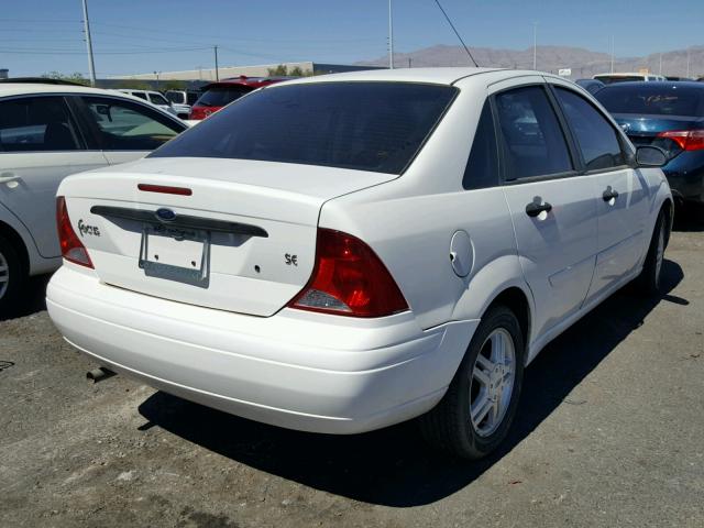 1FAFP34344W175792 - 2004 FORD FOCUS SE C WHITE photo 4